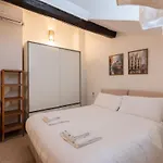 Characteristic 2 Double Bedroom 公寓