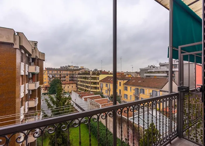 Characteristic 2 Double Bedroom Апартаменты Милан