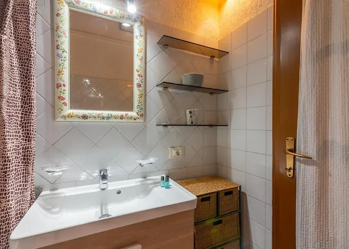 Characteristic 2 Double Bedroom * Милан