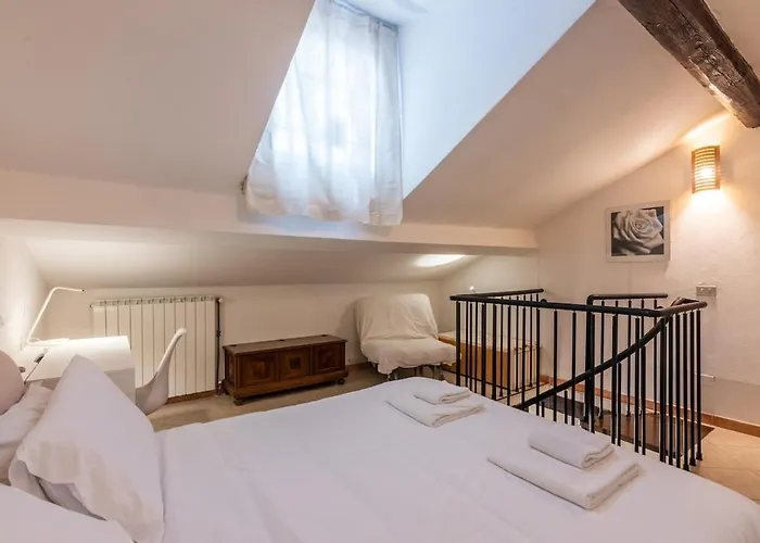 Characteristic 2 Double Bedroom Милан