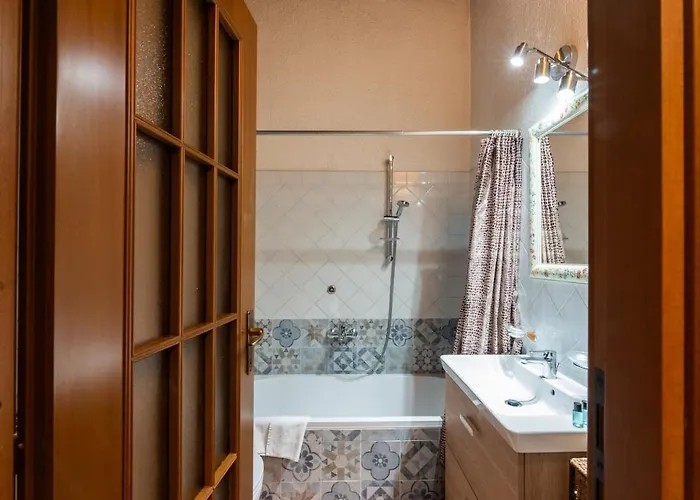 Characteristic 2 Double Bedroom Милан