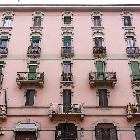 Characteristic 2 Double Bedroom Apartment Milan