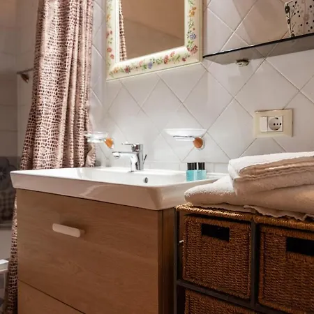 Characteristic 2 Double Bedroom