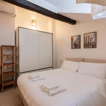 Characteristic 2 Double Bedroom דירה