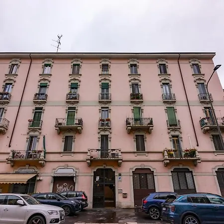 Characteristic 2 Double Bedroom *