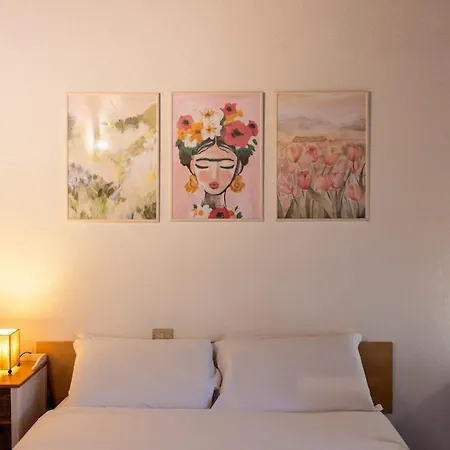 Characteristic 2 Double Bedroom דירה